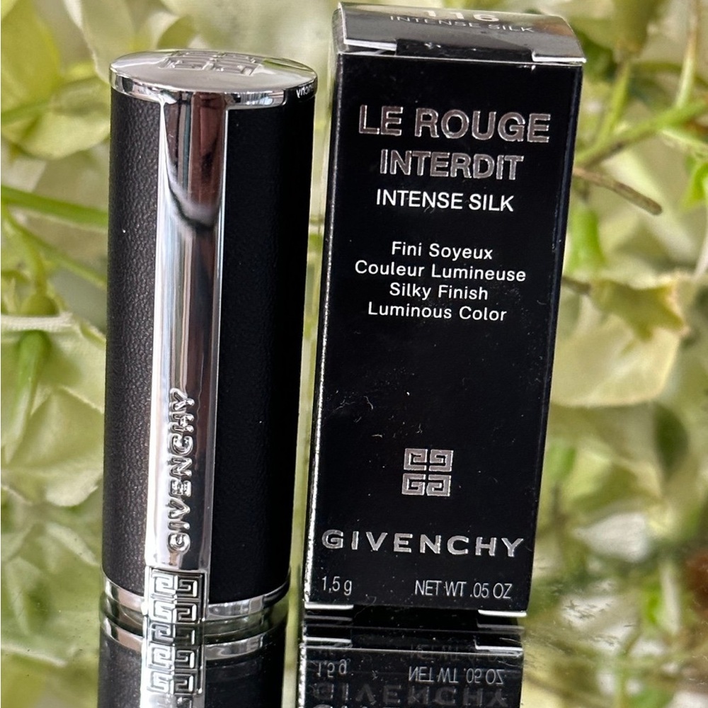 Givenchy - Picture 9 of 9